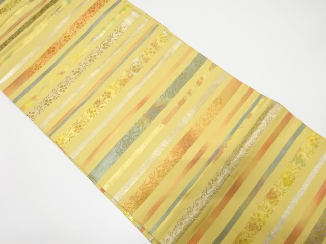 横段に花唐草模様織り出し名古屋帯